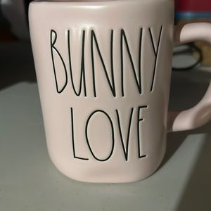 EASTER ~~Rae Dunn Bunny Love Mug - BRAND NEW